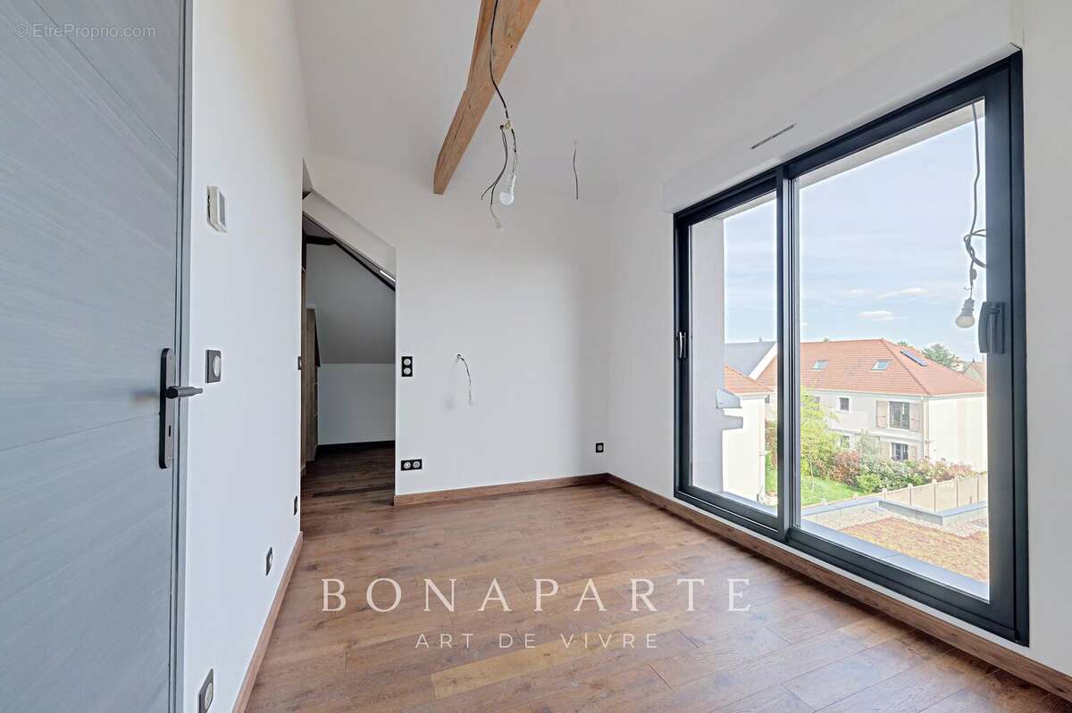 ANTONY centre – Maison récente de 230 m² avec ascenseur, piscine 8x4 et dépendances sur terrain de 1 150 m² - photo 20