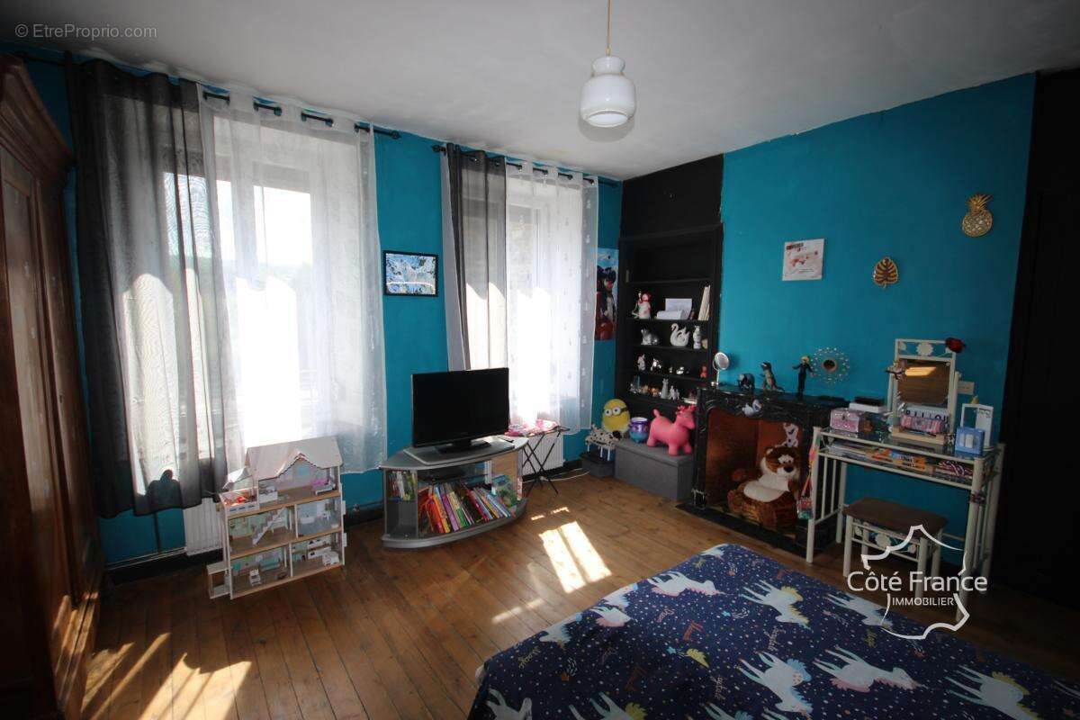 Maison à VIREUX-MOLHAIN