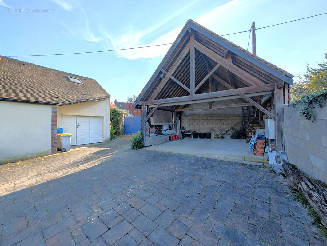 Maison ancienne sur la commune de Montholon de 266m2 habitable et son jardin de 860m2 - photo 17