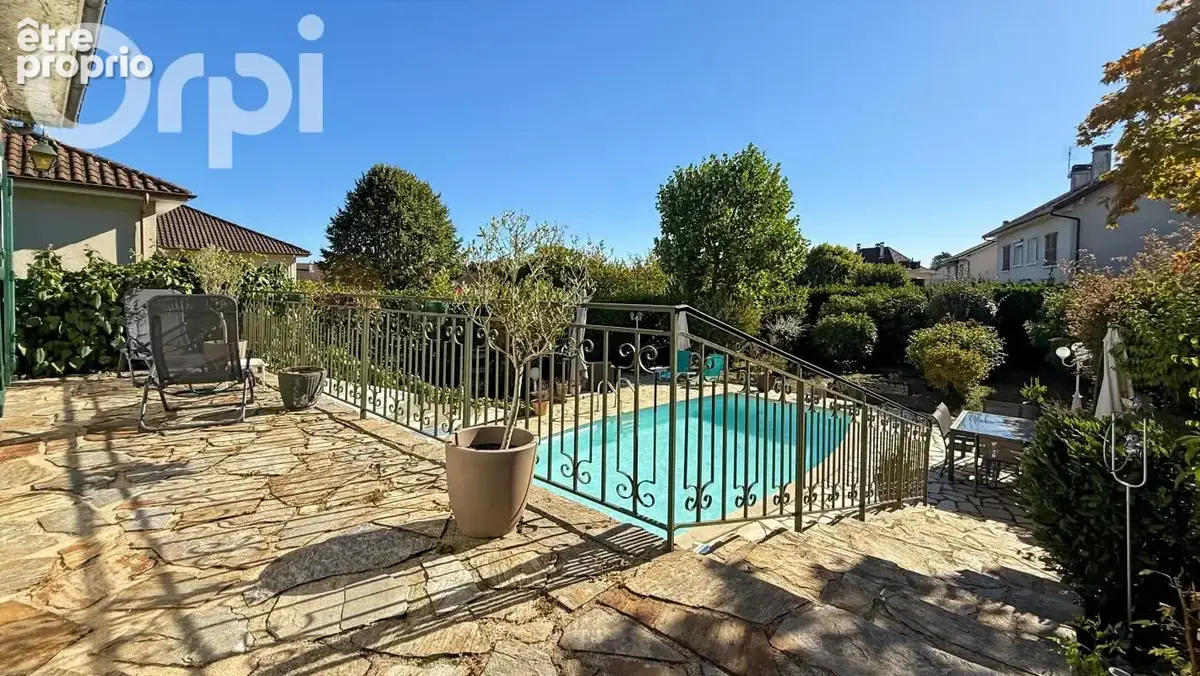  Maison de caractère avec piscine à Rilhac-Rancon - photo 5