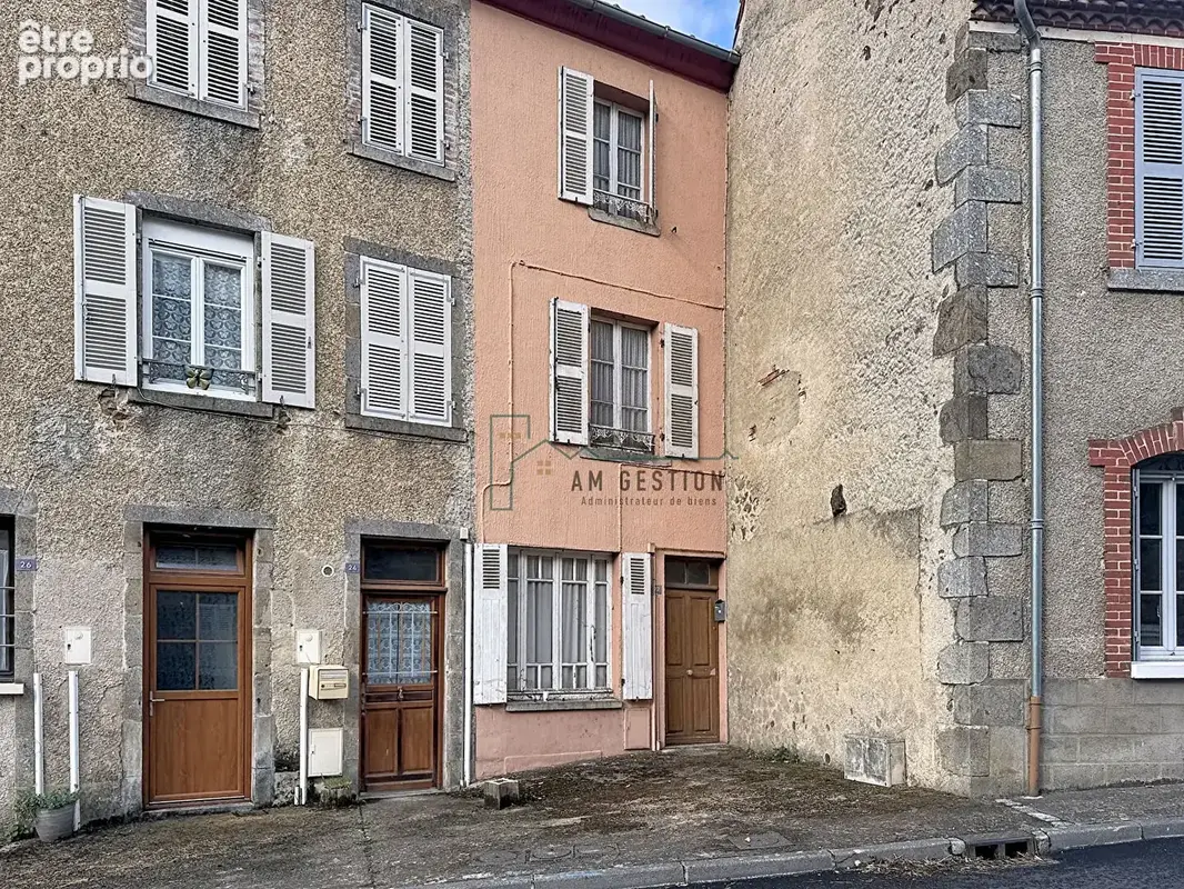 Maison à MAGNAC-LAVAL
