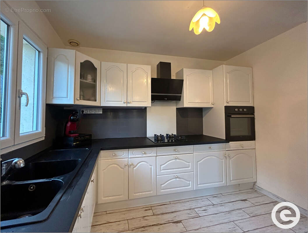 Maison à PONT-SUR-YONNE