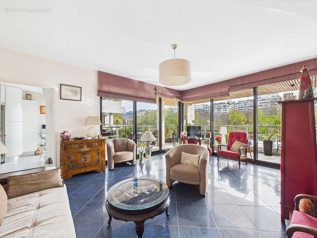 Appartement à LEVALLOIS-PERRET