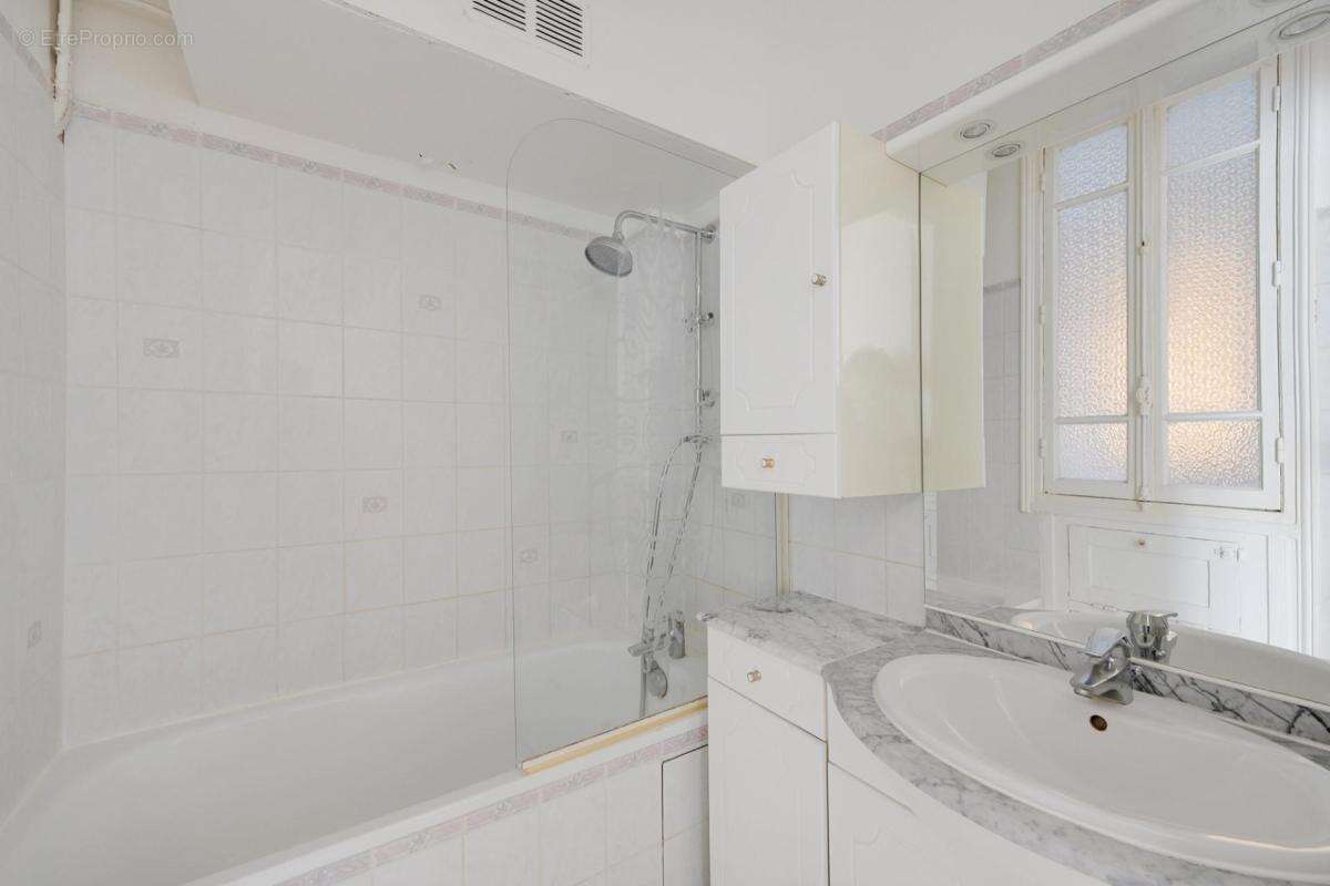 Paris 17eme : niel / renaudes - 4 pièces - 2 chambres - 83m2 - profession libérale possible - photo 12
