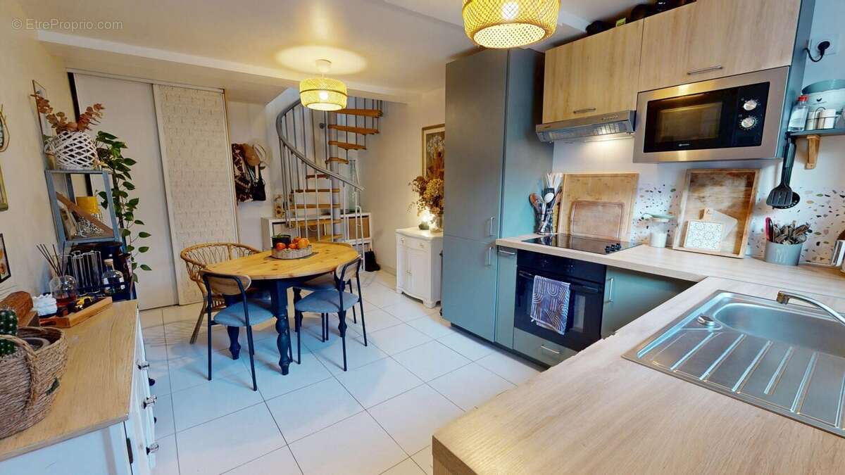 Maison à DEMOUVILLE