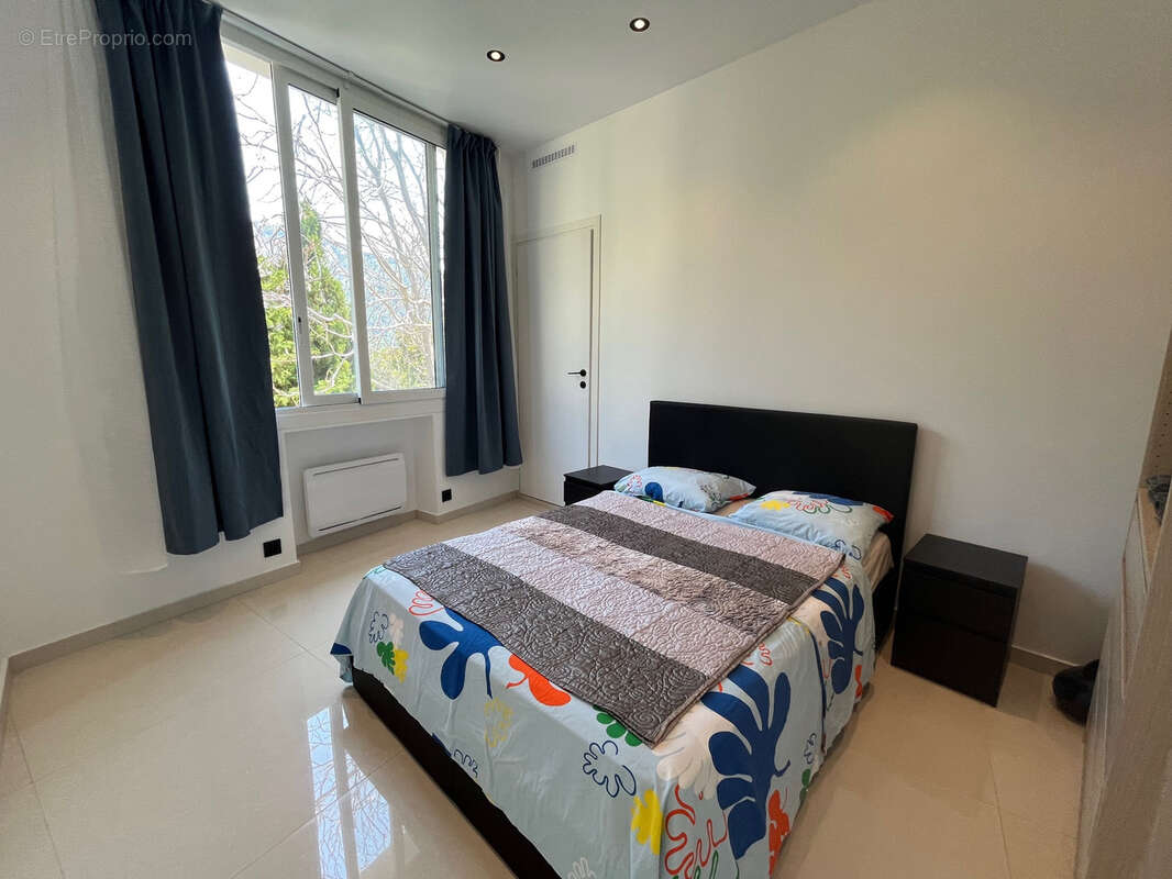 Appartement à EZE