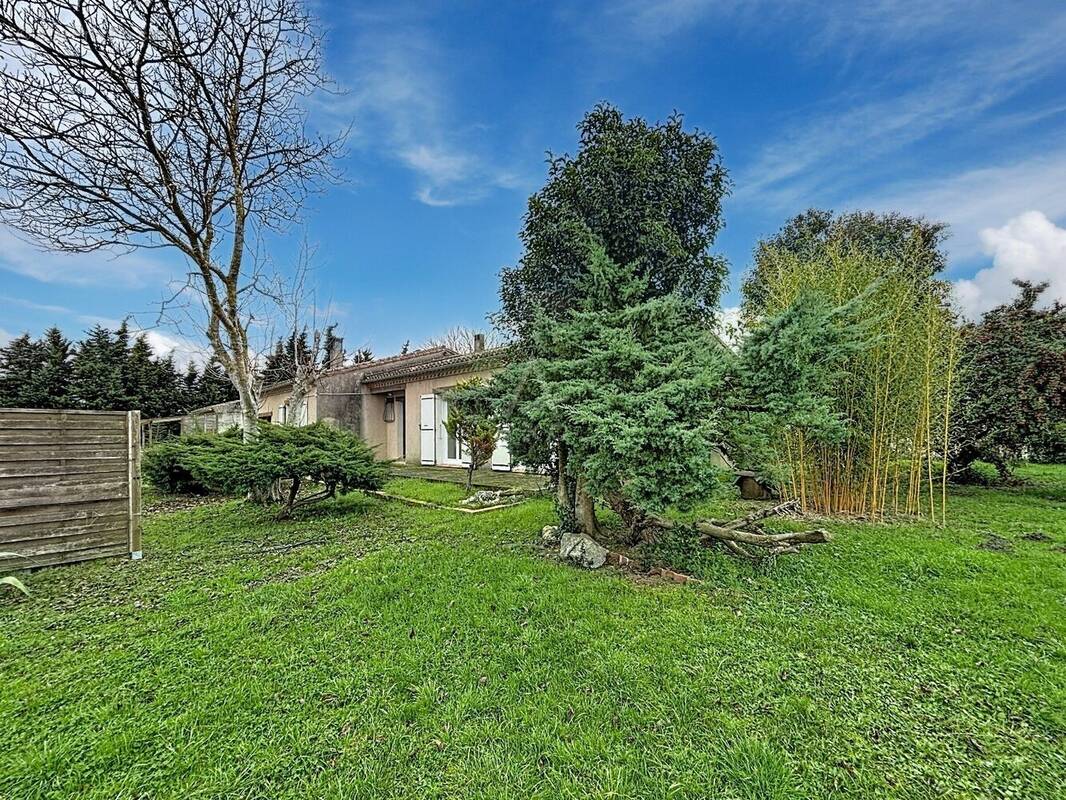 Maison à VILLENEUVE-LA-COMPTAL