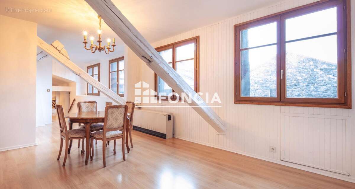 Appartement à VIZILLE