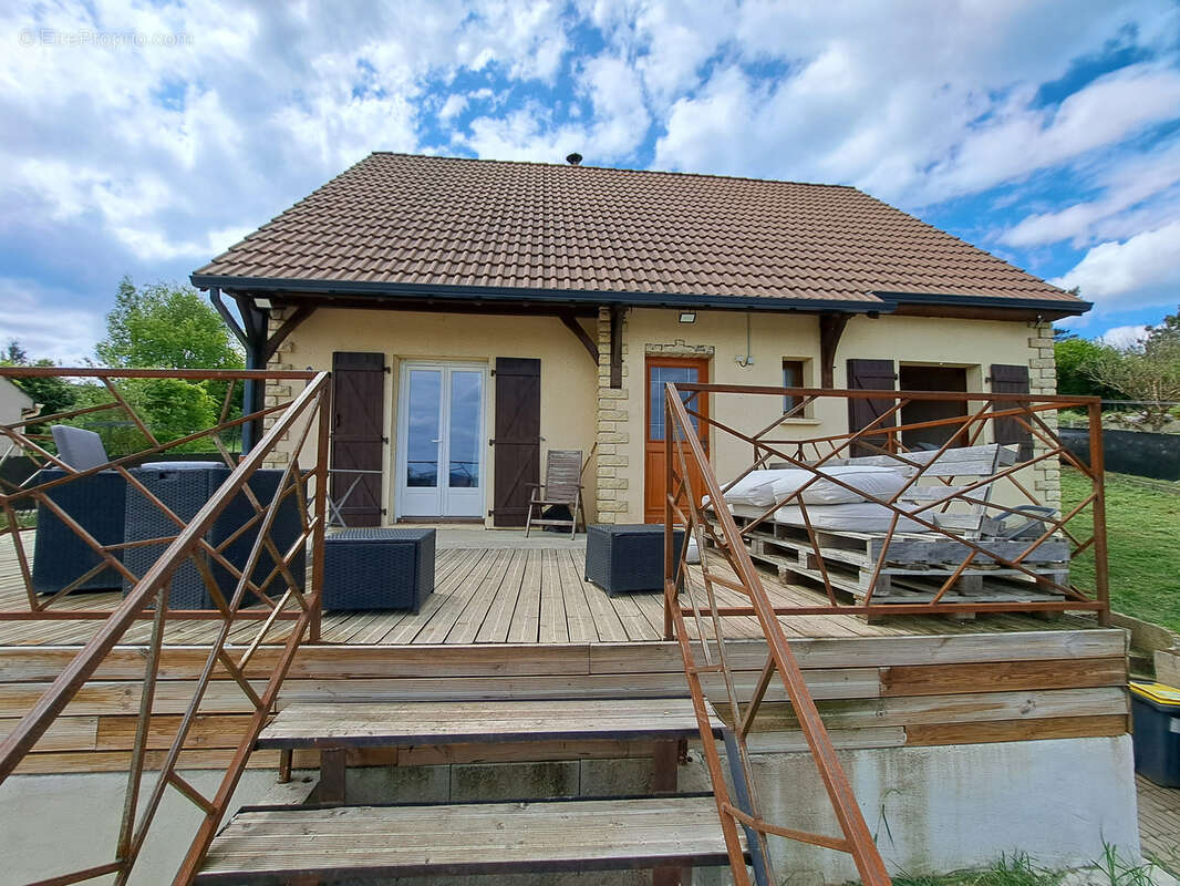Maison à PONT-SUR-YONNE