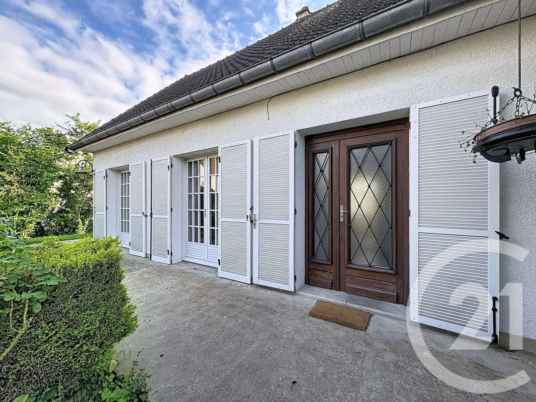 Maison 111 m² à Saint-Andre-Les-Vergers  - photo 2