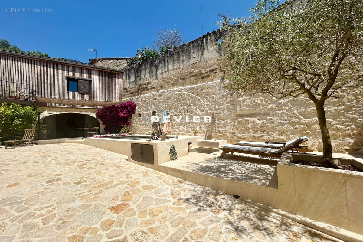 Maison à SAINT-GENIES-DES-MOURGUES