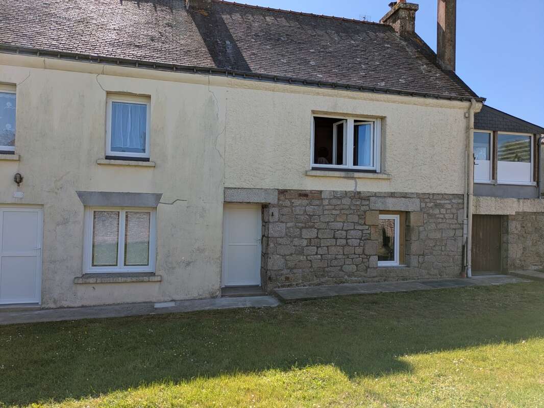 Ploerdut jolie maison en pierre sous ardoise de 94 m² environ 5 pieces 2 dependances terrain clos de 2686m² a batir - photo 4