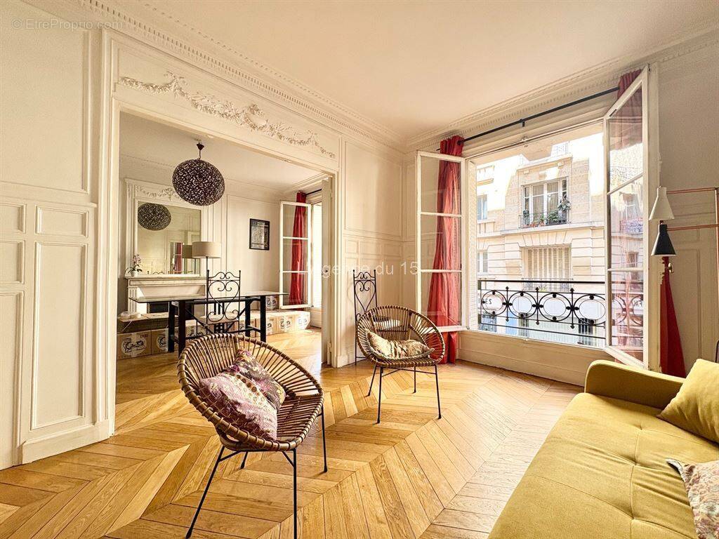 Appartement à PARIS-15E