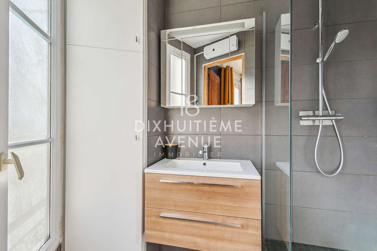 Appartement à PARIS-18E