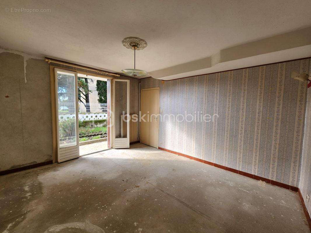 Maison à MONTELIMAR