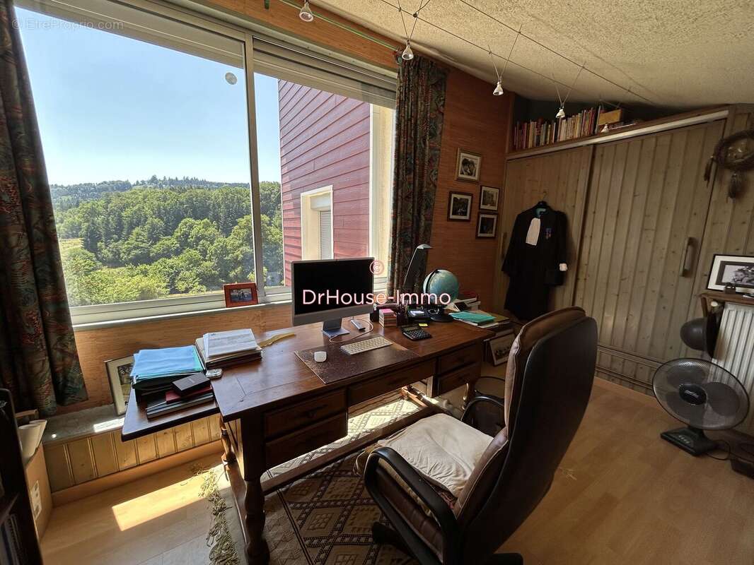 Maison 240 m² à Sainte-Feyre  - photo 7