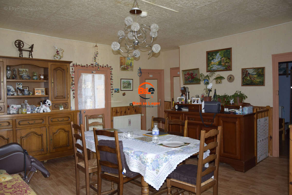 MAISON A VENDRE 7 PIECES GELLES AGENCE IMMOBILIERE BSLE SECTEUR PONTGIBAUD - Maison à GELLES