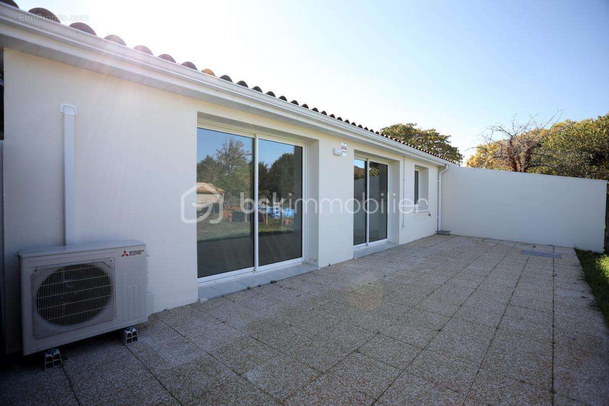 Maison à PAREMPUYRE