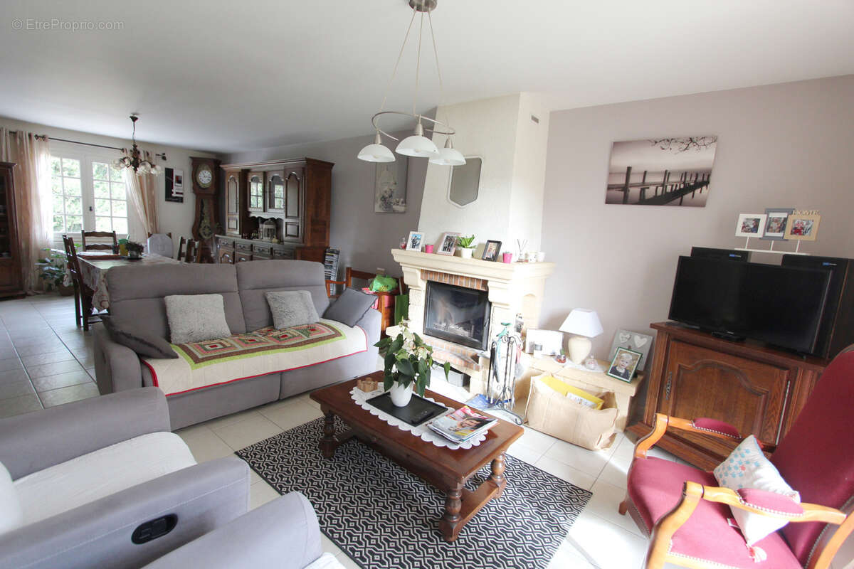 Maison à SAINT-MARTIN-DE-BERNEGOUE