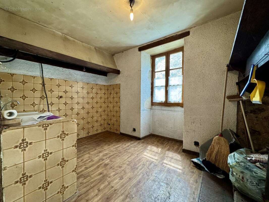 Maison de bourg - 80m2 + atelier - photo 4