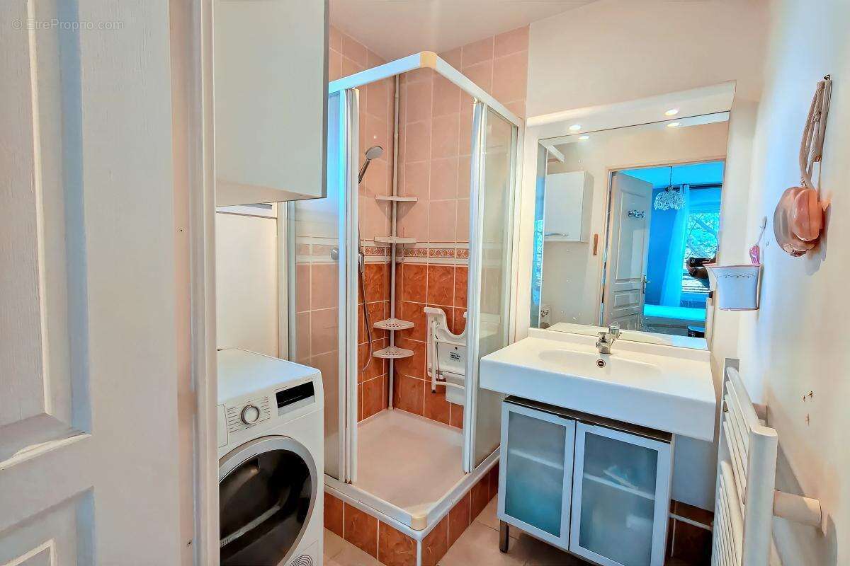 Appartement à MEYZIEU