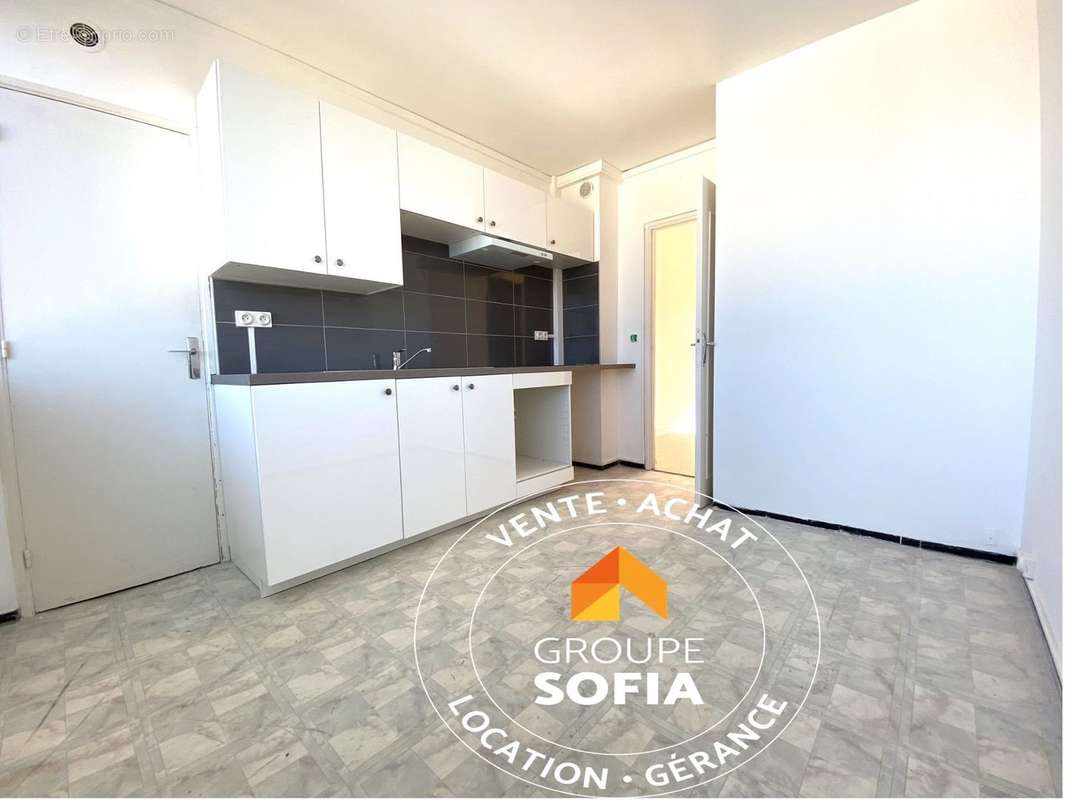 Salle de bain - Appartement à FONTENAY-LE-FLEURY