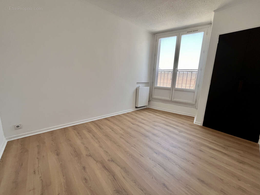 À acheter 160000 € à Toulon (83) : appartement de 70.85m2 - photo 7