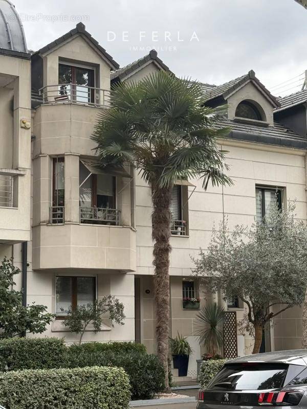 Maison à NEUILLY-SUR-SEINE