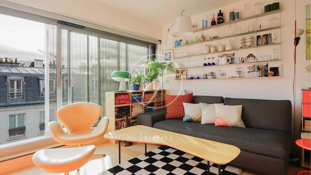 Appartement à PARIS-14E