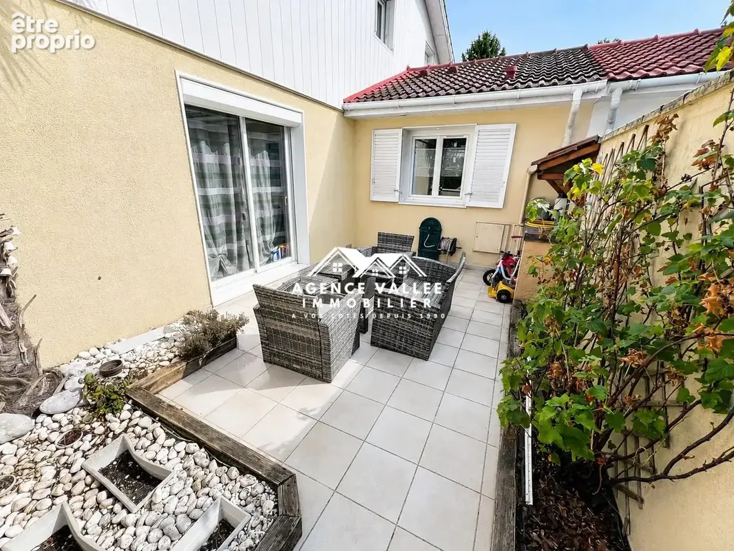 Maison 90 m² à Saint-Germain-Les-Corbeil  - photo 2