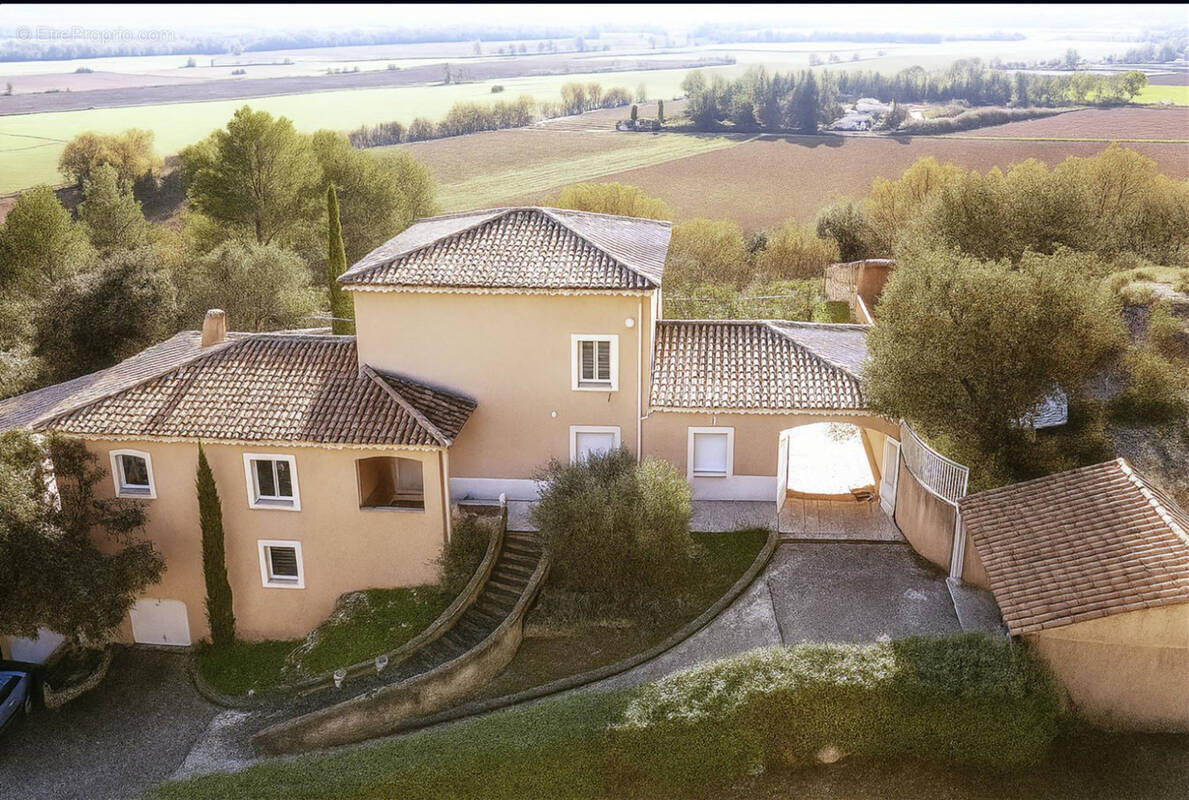 Maison à GREOUX-LES-BAINS