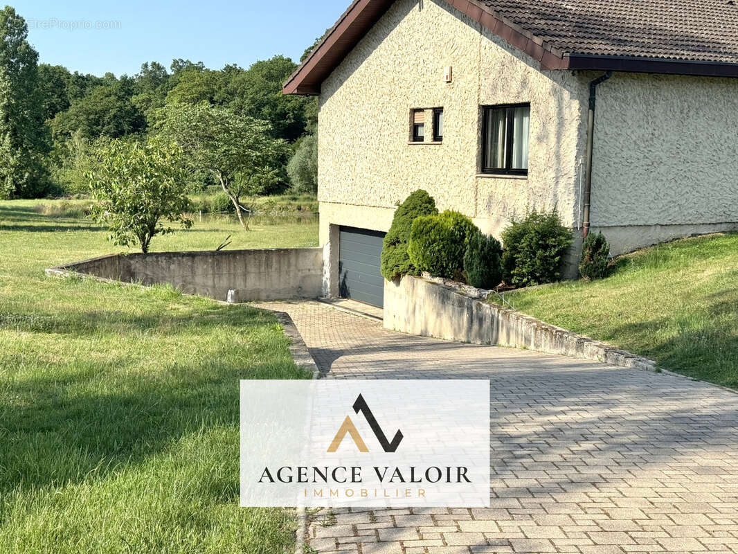 Domaine - maison et etangs sur plusieurs hectares - photo 4