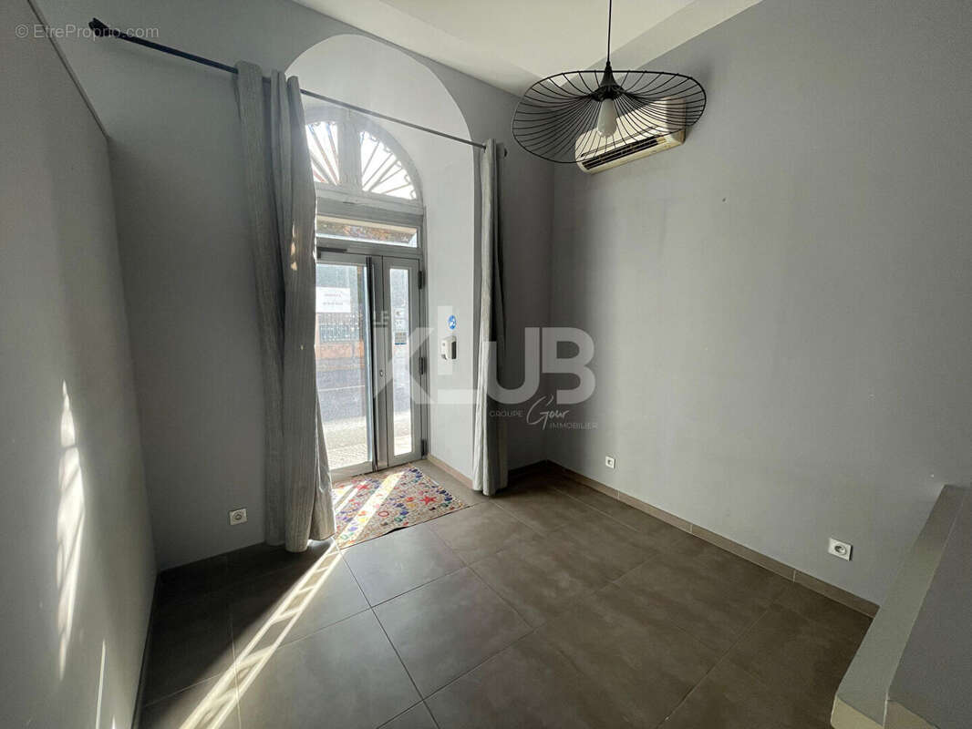 Commerce à SANTA-MARIA-DI-LOTA