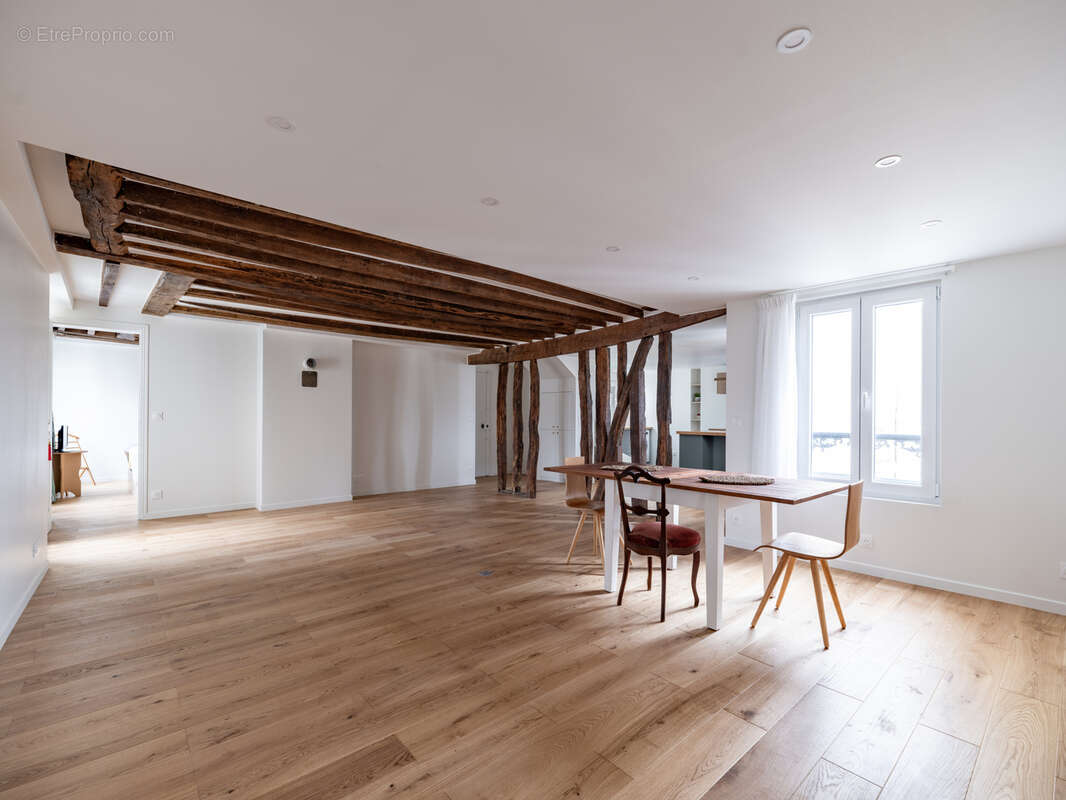 Appartement à PARIS-3E