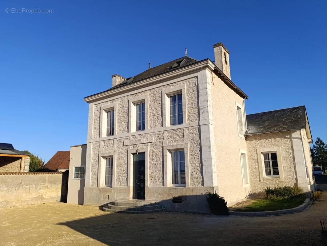 Maison à LE ROCHEREAU