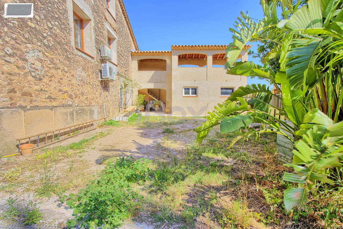 Appartement à SOLLIES-VILLE