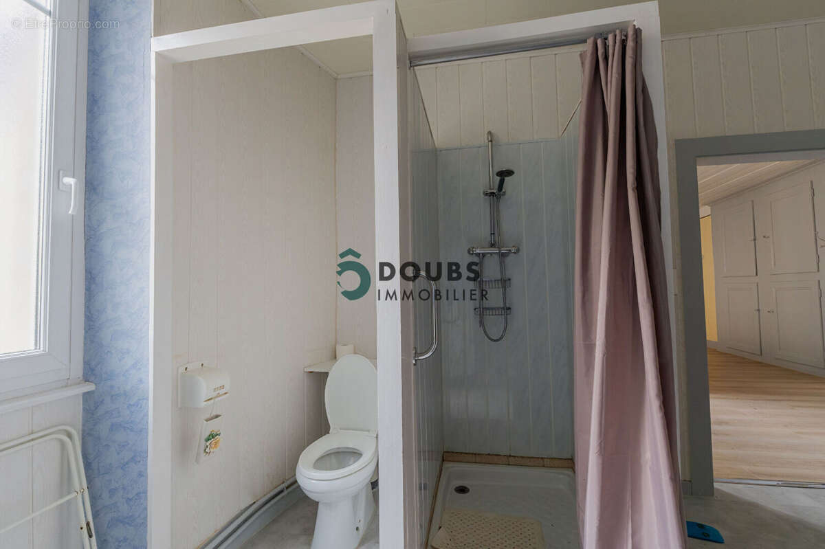 Appartement à ORCHAMPS-VENNES