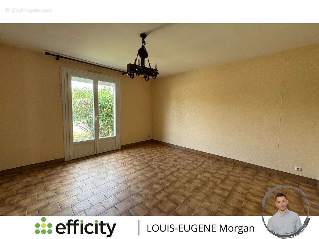 Maison à JAUNAY-CLAN