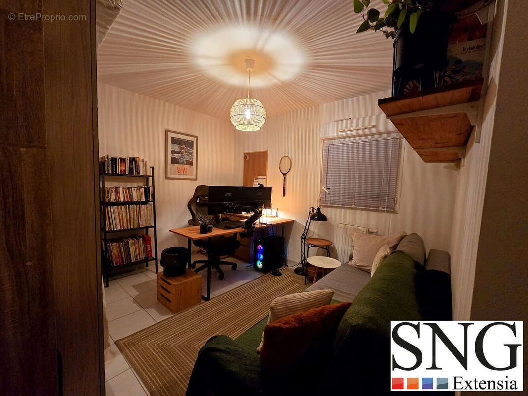 Appartement à GARONS