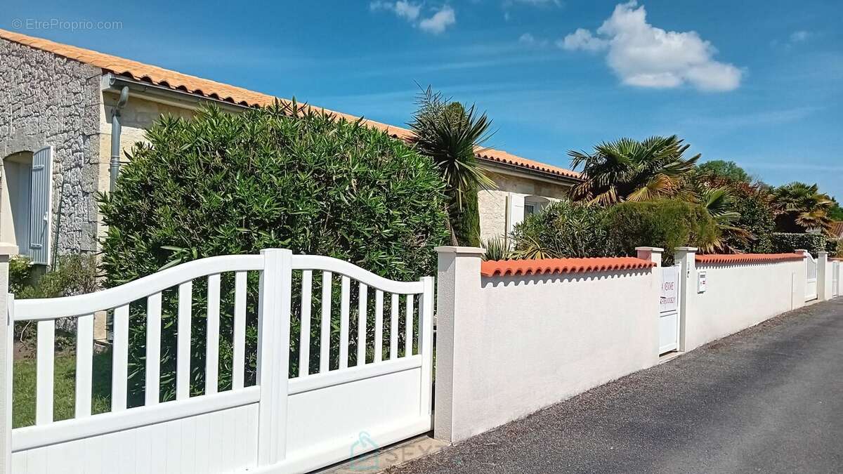 Maison à LES MATHES