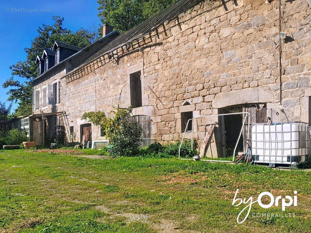 Maison à MONTEL-DE-GELAT