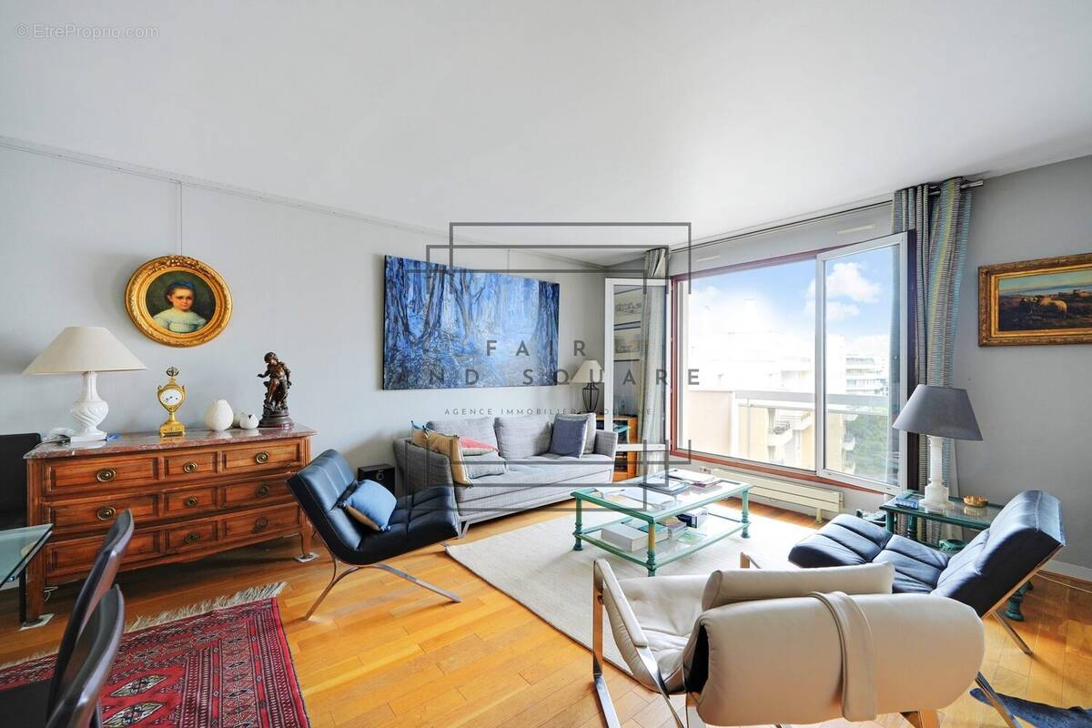 Appartement à COURBEVOIE
