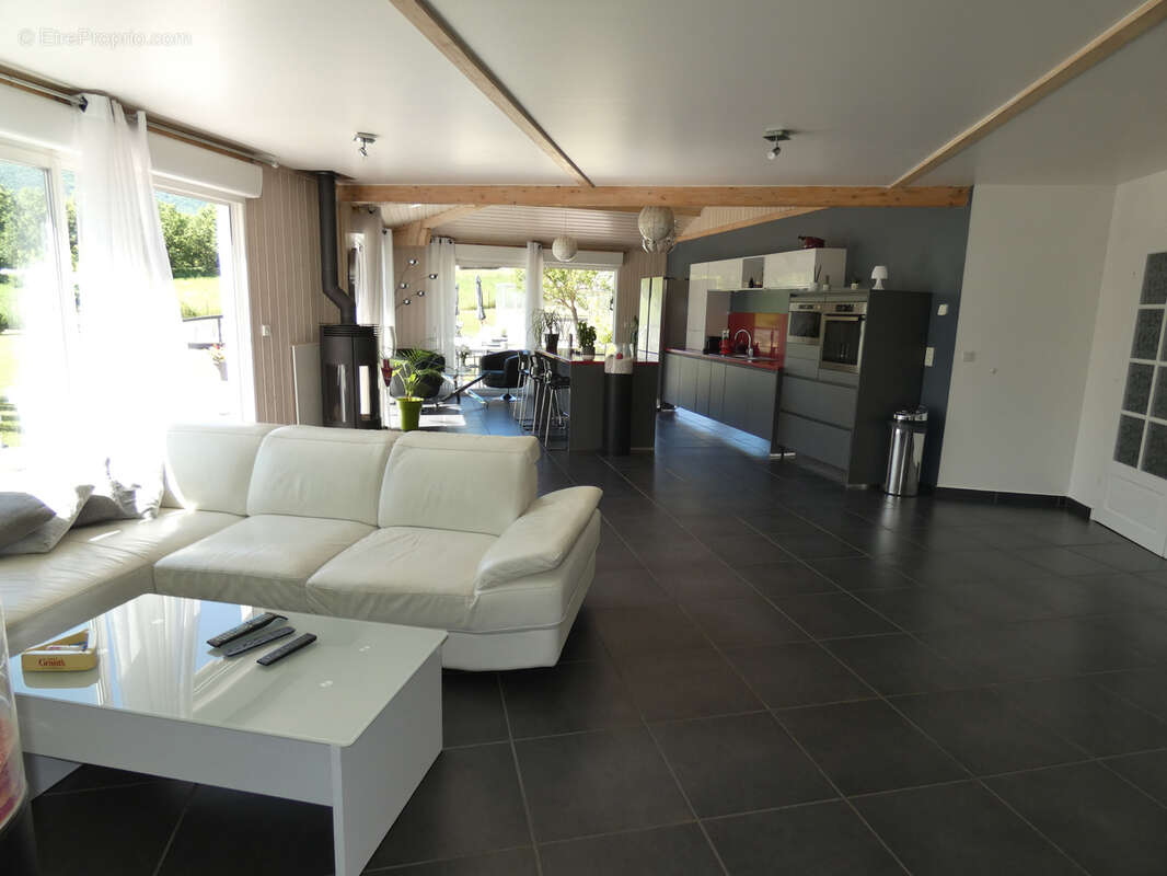 Maison à LARAGNE-MONTEGLIN