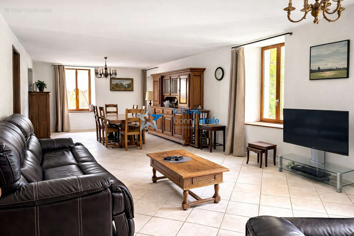 Maison à CHATEAUVILLAIN