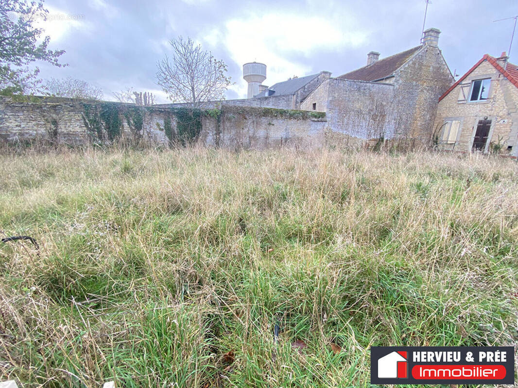 Terrain à DOUVRES-LA-DELIVRANDE