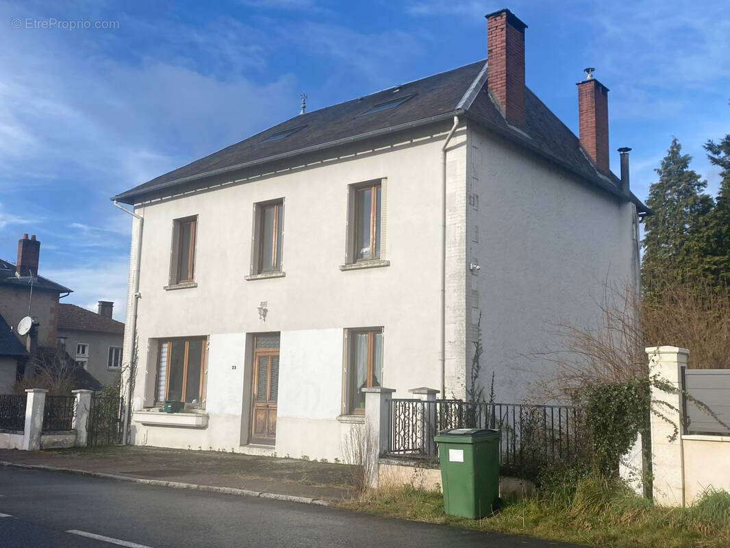 Maison à LA CROISILLE-SUR-BRIANCE