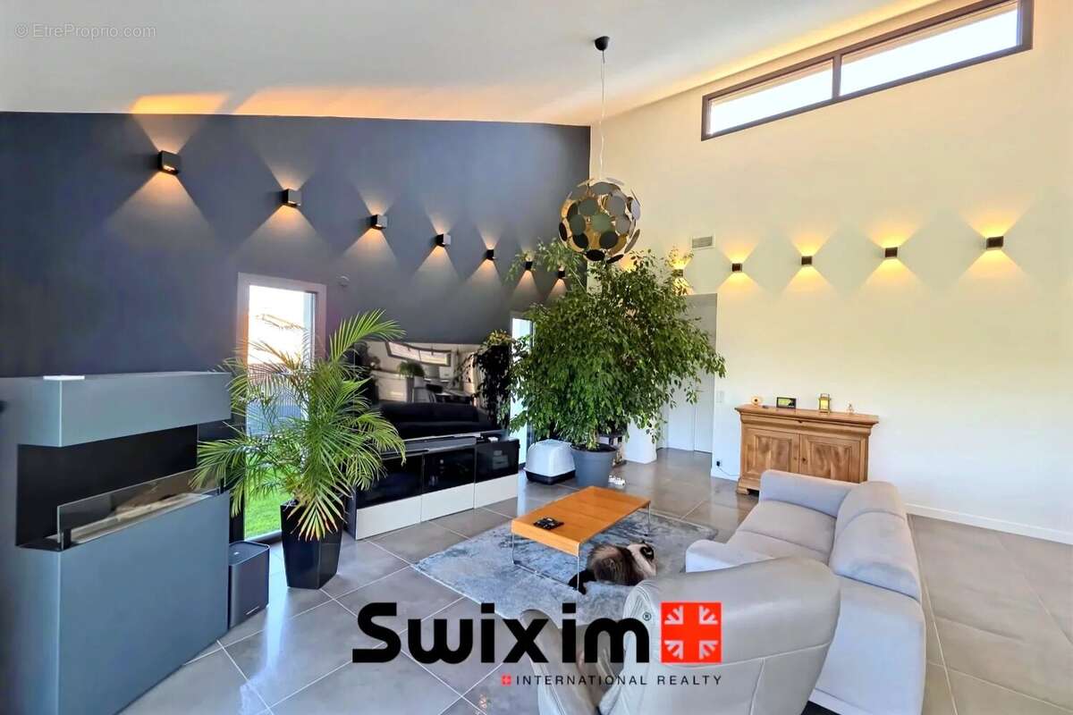 Maison à SAINT-SEURIN-DE-CADOURNE