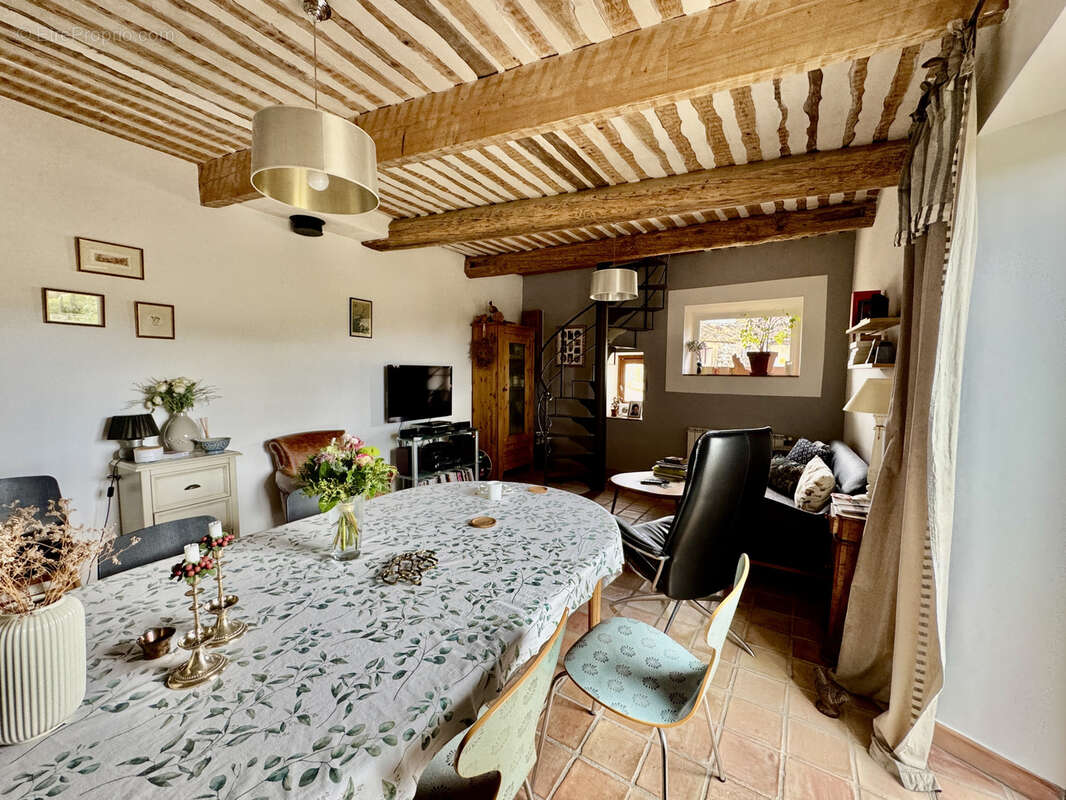 Maison à SAINT-VICTOR-LA-COSTE