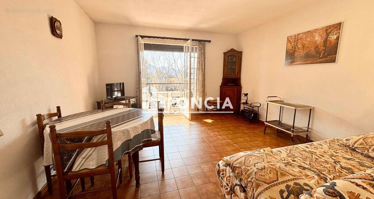 AGAY : Studio cabine VUE MER en front de mer - photo 4
