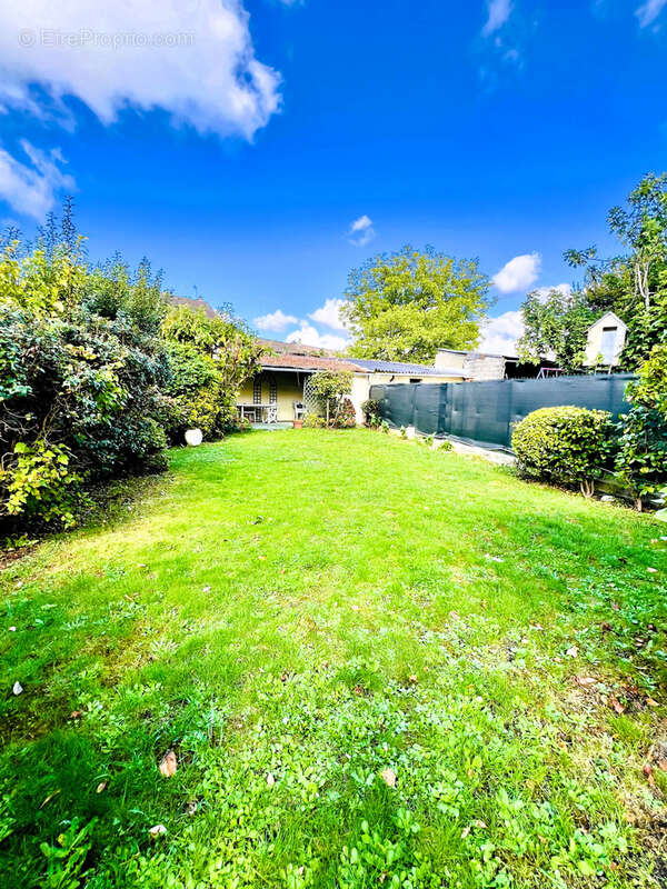 Maison à LE BLANC-MESNIL